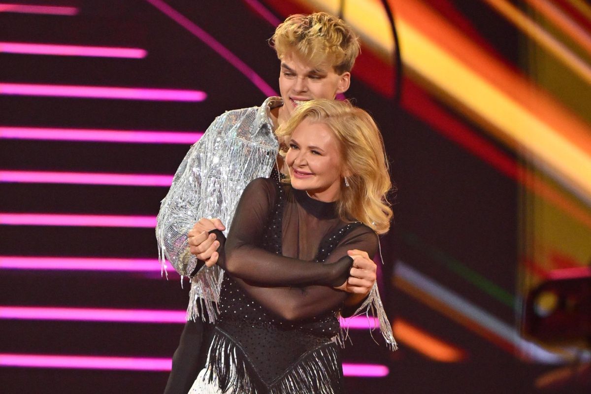 "Taniec z gwiazdami". Internauci komentują występ Jaspera z mamą. SKRAJNE opinie