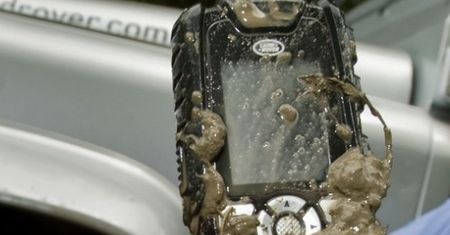 Land Rover S1: komórka dla prawdziwych twardzieli