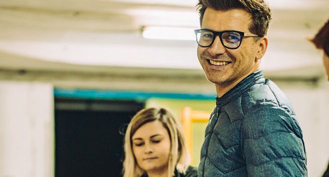 Tomasz Kammel z nowym kanałem na LinkedIN, wydał książkę o technikach prezentacji „Moc w gębie”