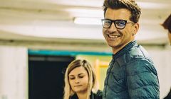 Tomasz Kammel z nowym kanałem na LinkedIN, wydał książkę o technikach prezentacji „Moc w gębie”