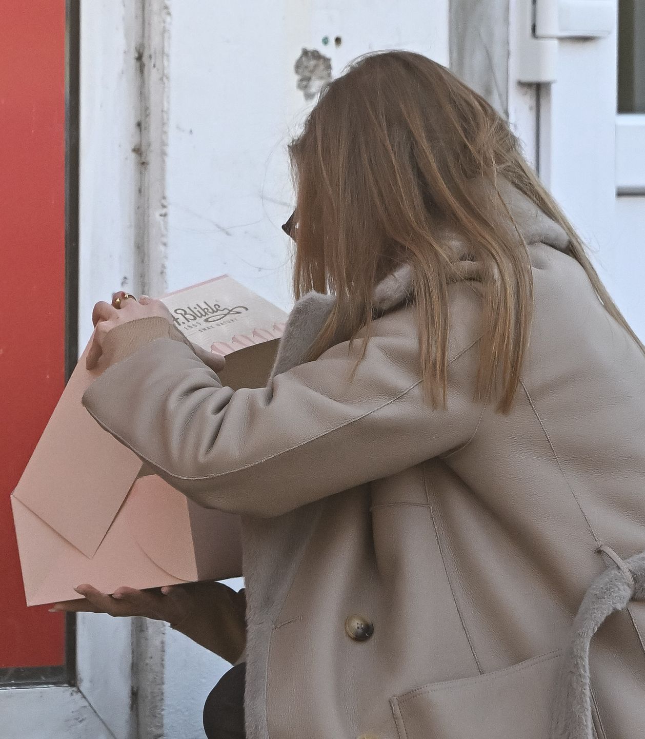 Agnieszka Kaczorowska pędzi na trening do "TzG"