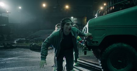 Zarwana noc z Netfliksem. Czy warto nie spać dla "Stranger Things"?