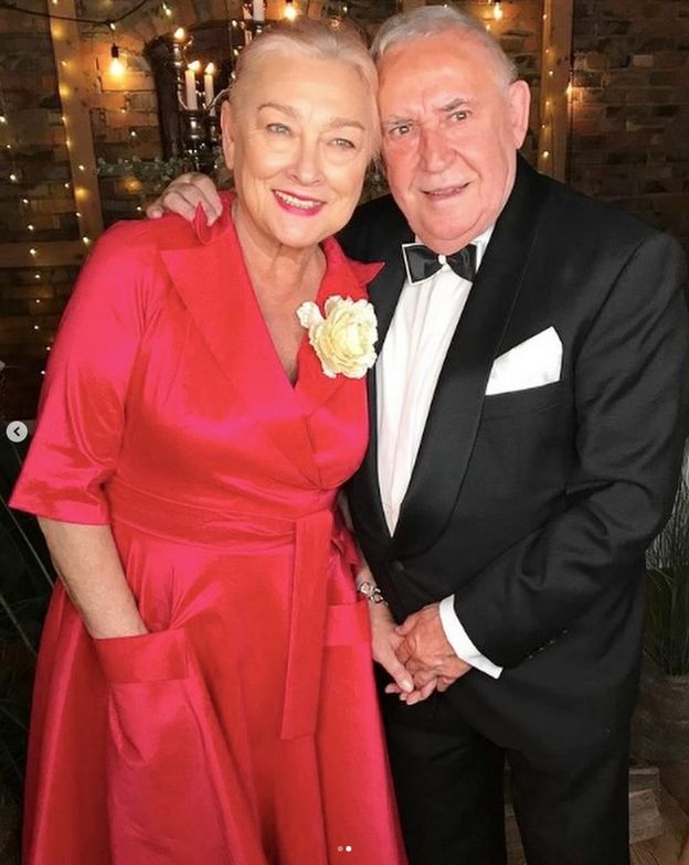 Martyna Wojciechowska świętuje 50. ROCZNICĘ ŚLUBU RODZICÓW! Pokazała archiwalne zdjęcie. "Dziękuję, że mogłam popełniać błędy" (FOTO)