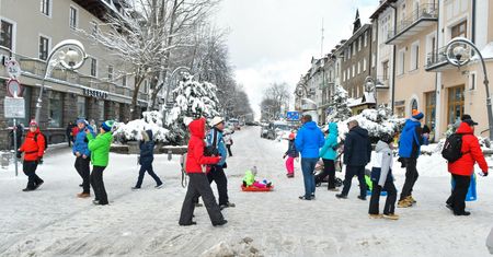 Parking za 2,5 tys. zł w górach. Górale nie rezygnują z przyjmowania gości