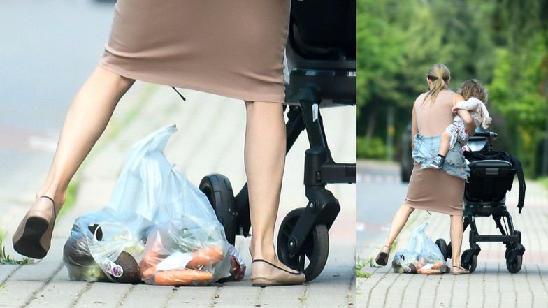 Joanna Krupa na spacerze z mamą i córką