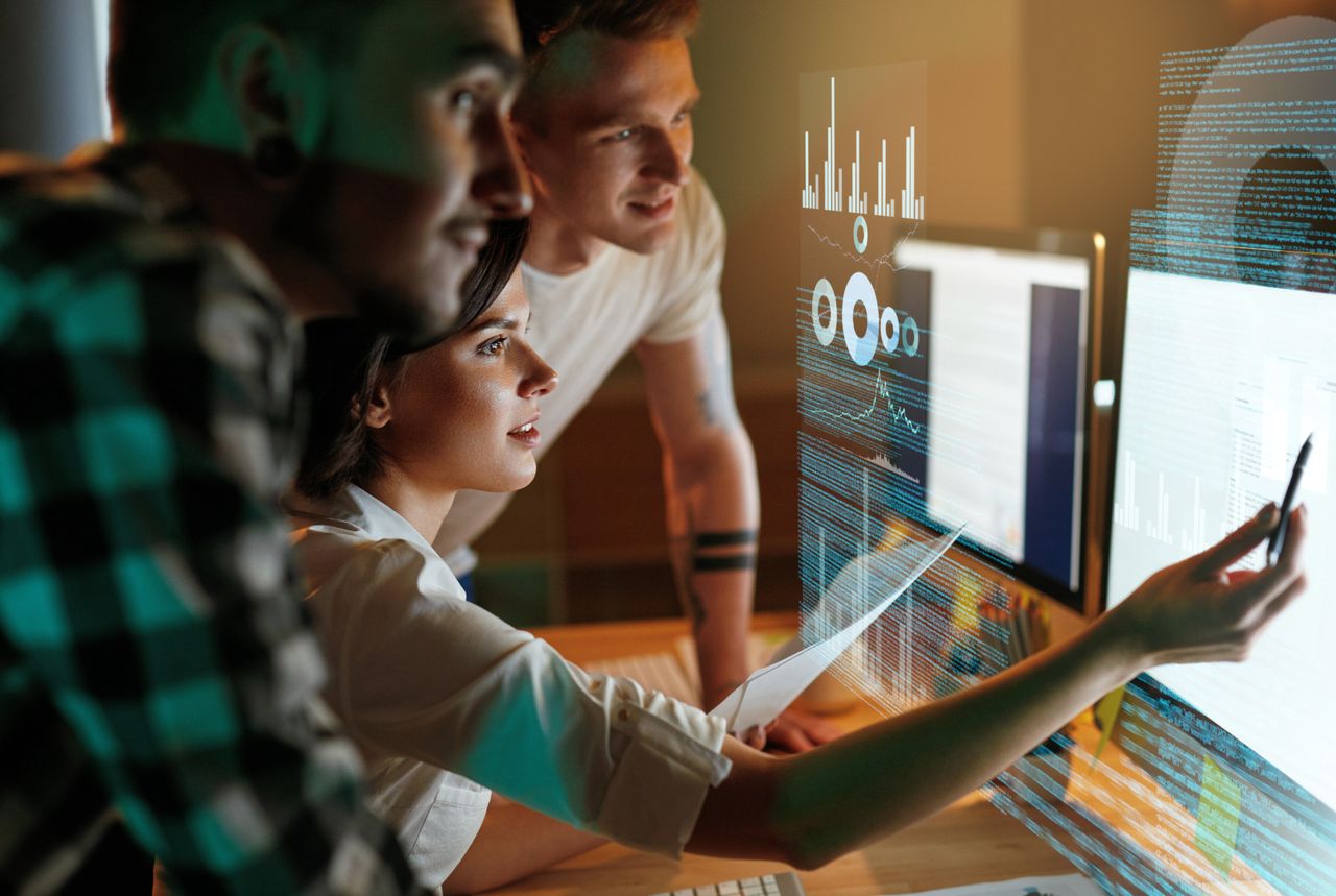 Nowoczesne biuro IT: jak stworzyć produktywną przestrzeń roboczą?