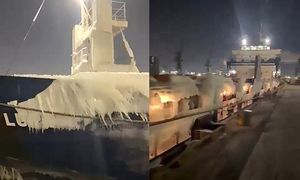 Statek całkowicie pokryty lodem dopłynął do Polski. Widok jak z apokalipsy