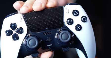 DualSense Edge – test pada do PS5. Czy warto sprzedać nerkę by go kupić?