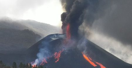 Niepokój na rajskich wyspach. Aktywność wulkaniczną określili jako "anormalną"