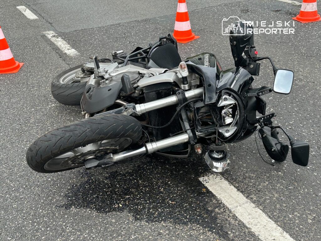 fot. Miejski Reporter. Motocyklista ranny po zderzeniu z przewozem osób
