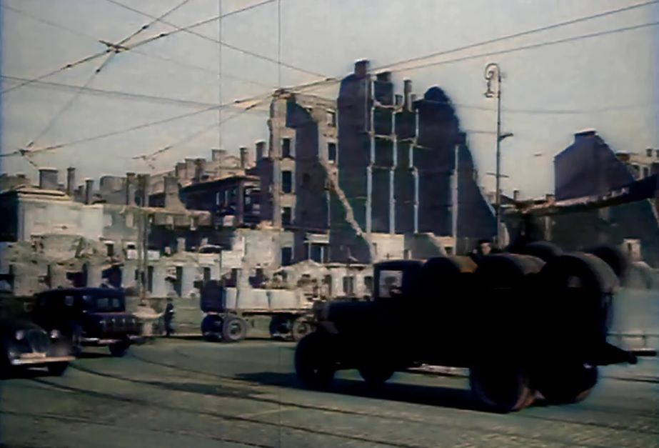 Historia w kolorze - koloryzowany film pokazujący Warszawę dwa lata po wojnie