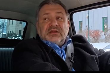 Waldemar Żurek nie ustąpił pierwszeństwa wchodzącej na pasy. 