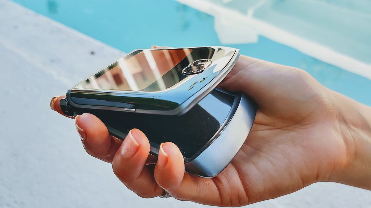 Motorola razr 5G oficjalnie. Nowy składak jest lepszy, a przy tym tańszy 1