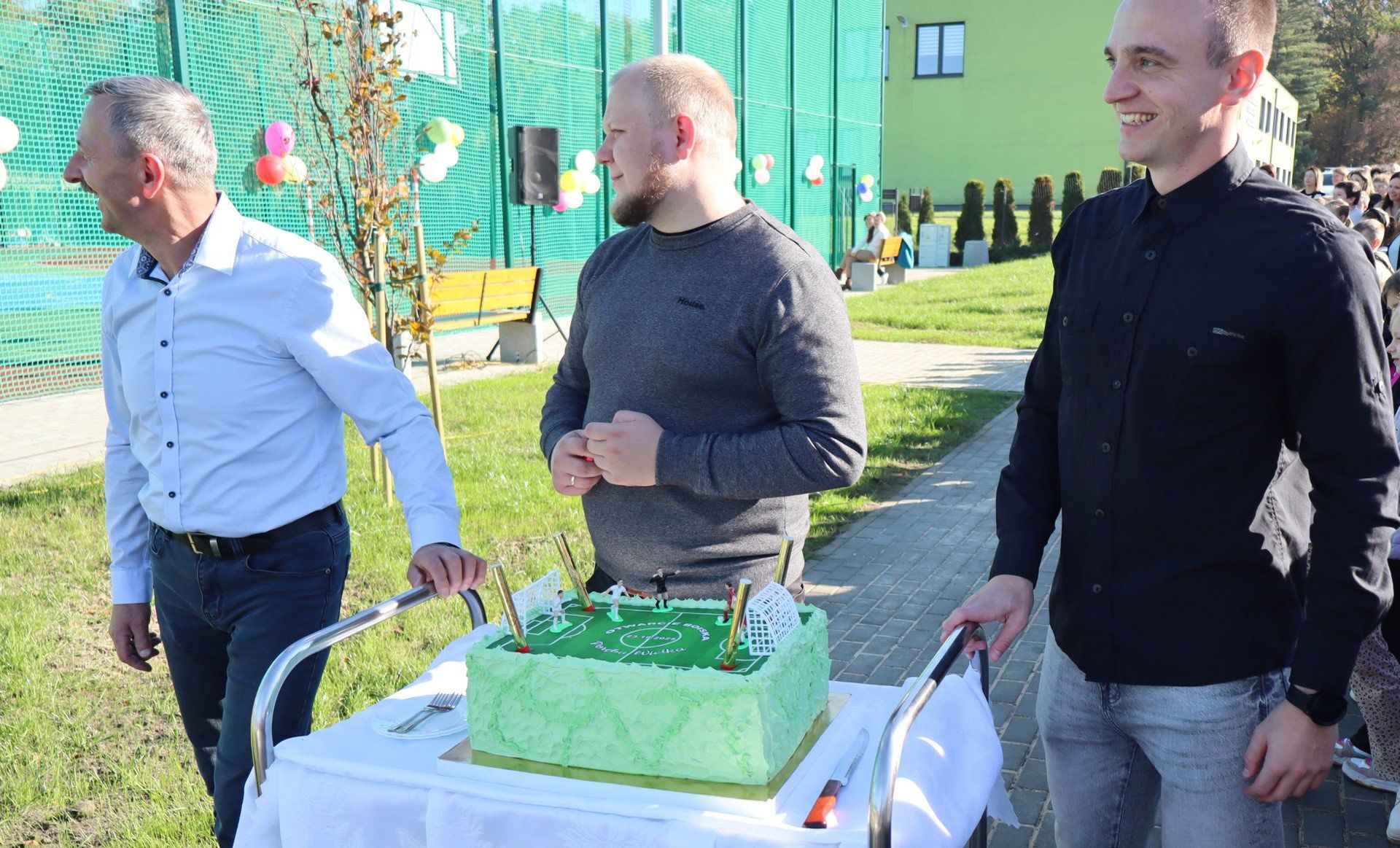 Tort z okazji święta w SP Poręba Wielka był w kształcie boiska