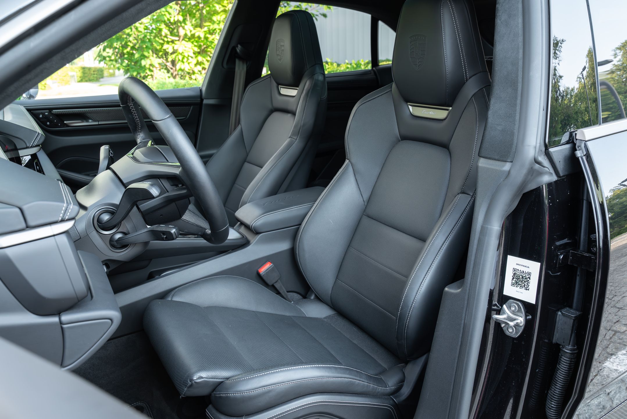 Porsche Macan Turbo EV