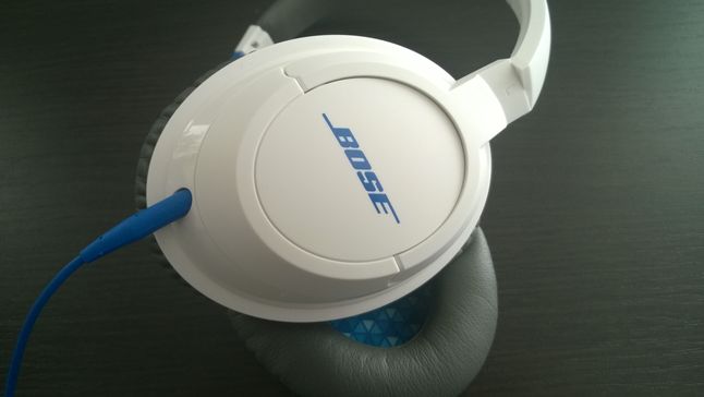 Bose SoundTrue around-ear