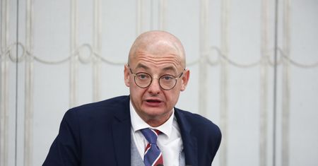 Właśnie kładł się spać. Senator zamarł. "Opisuję to od razu"