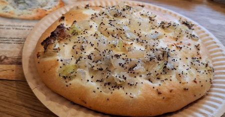 Warszawska piekarnia pochwaliła się nowym wypiekiem. W komentarzach rozpętała się burza