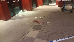 Dramat w akademiku w Warszawie. 20-latek wszedł na szklany daszek, który się pod nim zarwał