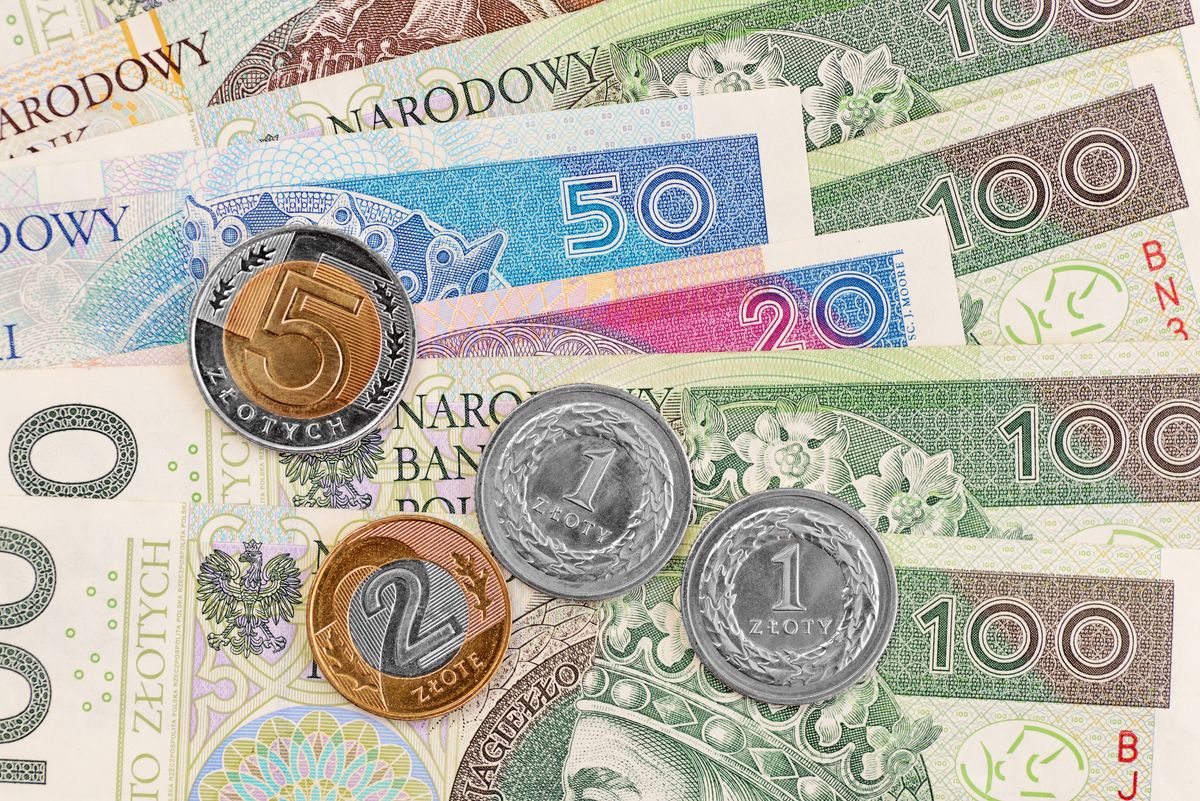 Skarbówka zwróci niektórym emerytom podatek. Nawet 400 zł - Money.pl