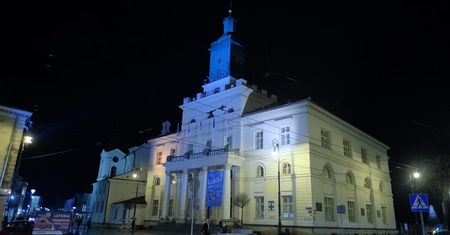 Radny chce pełnej kontroli osób wchodzących do Ratusza. Urząd odpowiada: „To nie takie proste”