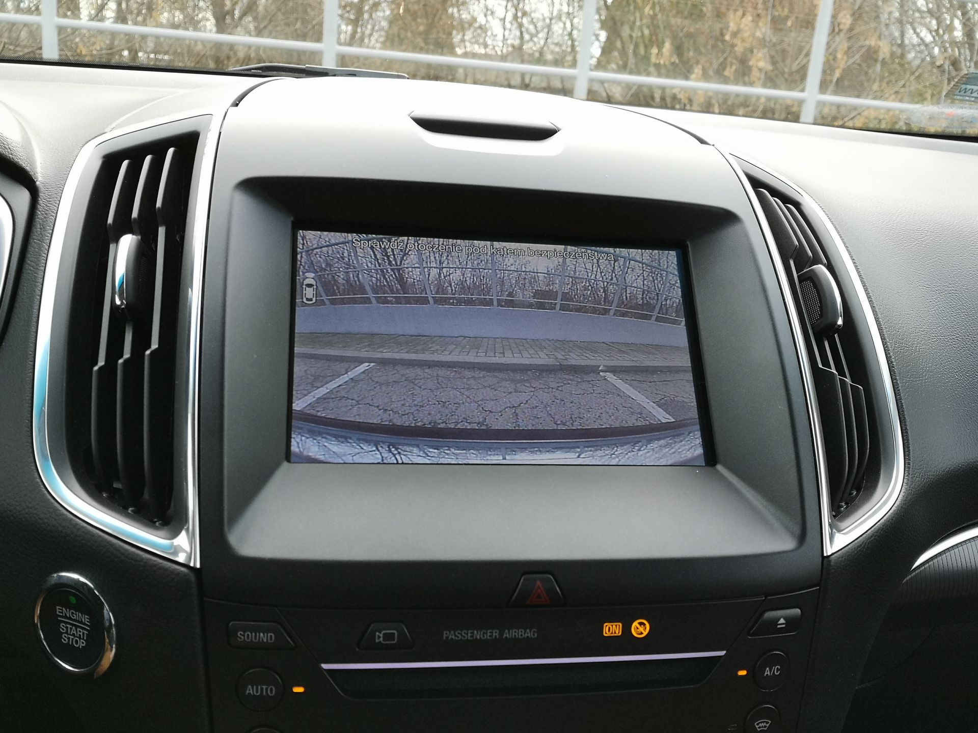 Ford Edge: audio B&O PLAY, wspomaganie parkowania i system Ford SYNC 3 7