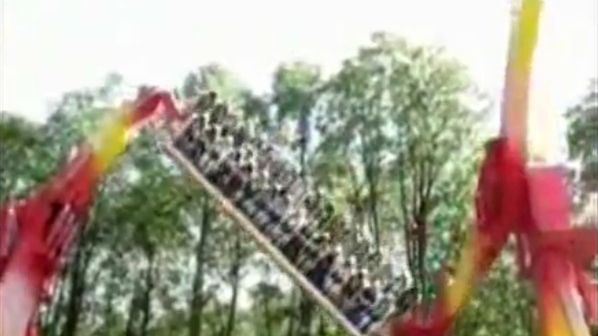 Ekstremalne emocje na “karuzeli” w Rosji. Diabelski młyn może się schować [video] 1