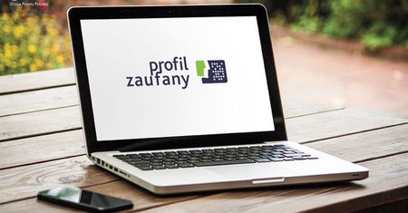 Zapisy na szczepienia. Klienci skarżą się na uwierzytelnianie przez Envelo