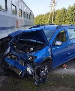 Wjechali pod pociąg. 18-letni kierowca miał prawo jazdy od 4 tygodni