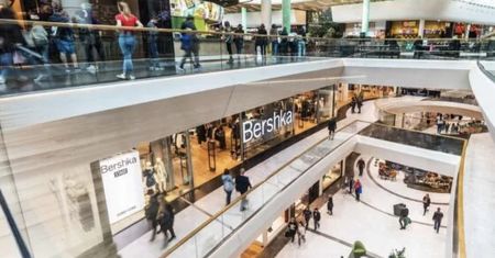 Bandycki napad w galerii handlowej. Mężczyzna stracił oko