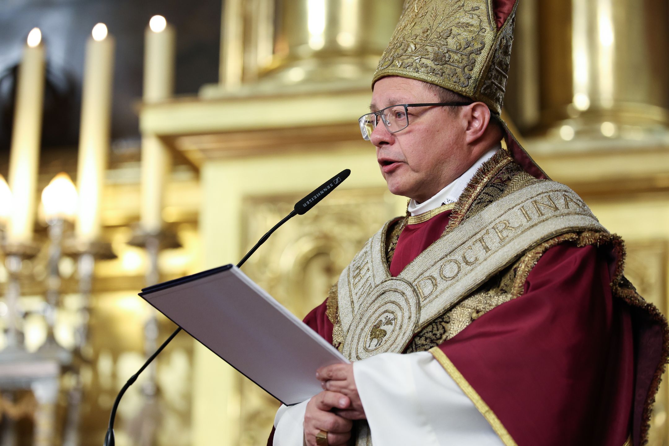 Kard. Grzegorz Ryś na uroczystym ingresie w katedrze na Wawelu