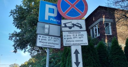 Wyjechałeś na ferie, a służby odholowały samochód? Zobacz, kiedy nie musisz płacić