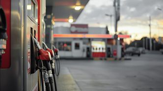 Nowa sieć stacji paliw w Polsce. Saudyjski gigant rzuci wyzwanie Orlenowi