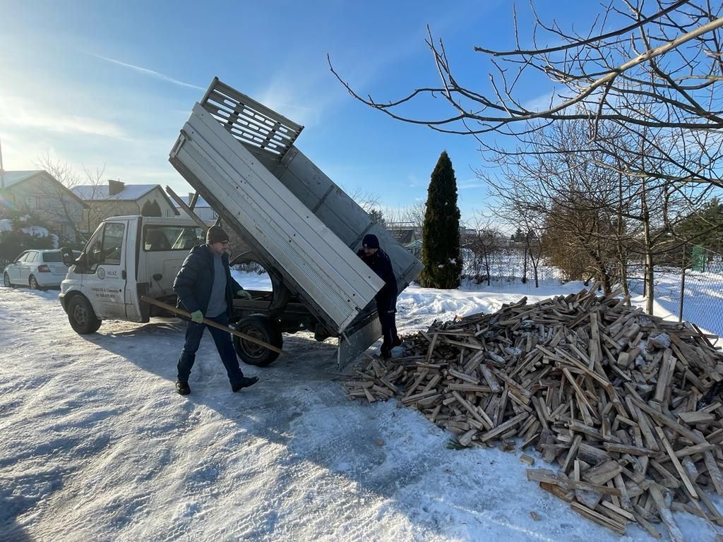 Starszy mężczyzna nie miał czym palić. Wzruszający gest dzielnicowych