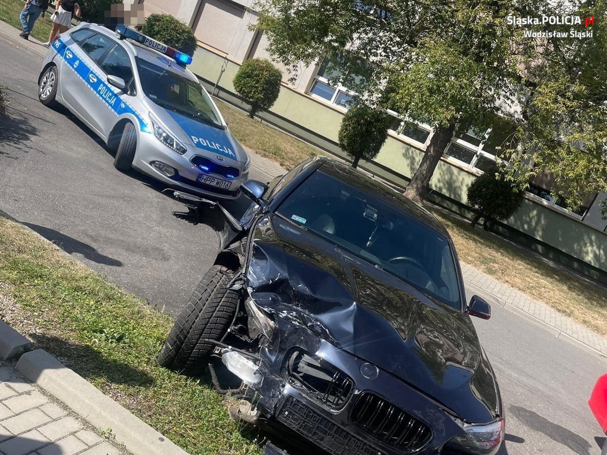 Pijany kierowca bmw zniszczył na parkingu aż sześć zaparkowanych aut