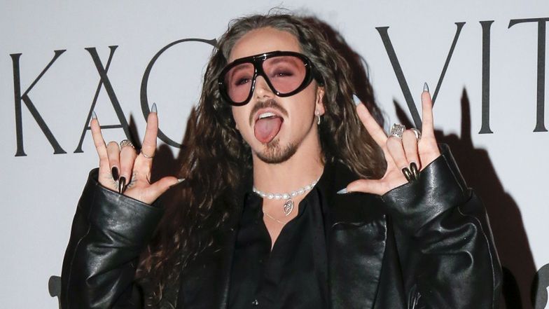 Michał Szpak odsłania POŚLADEK na środku kalifornijskiej ulicy (FOTO)