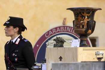 Ponad 300 wykradzionych antycznych artefaktów. Wróciły z USA do Włoch