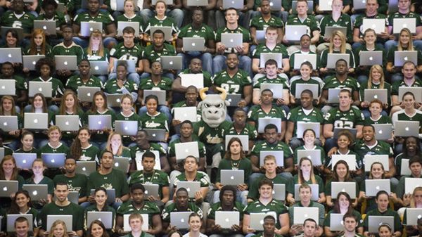 MacBook Pro dla każdego studenta 1