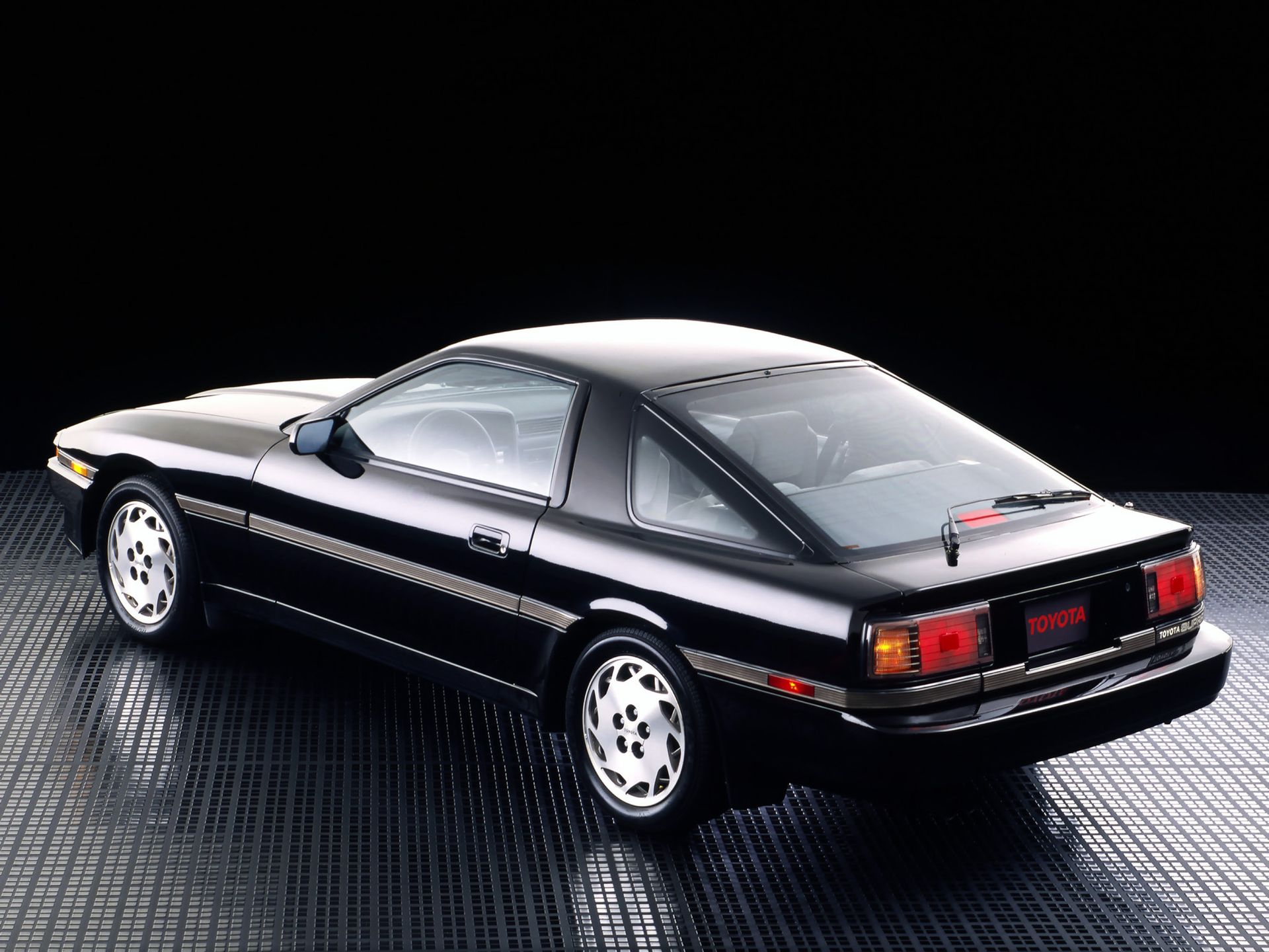 Toyota Supra (1978-2002) - ewolucja japońskiej legendy [galeria zdjęć] 16