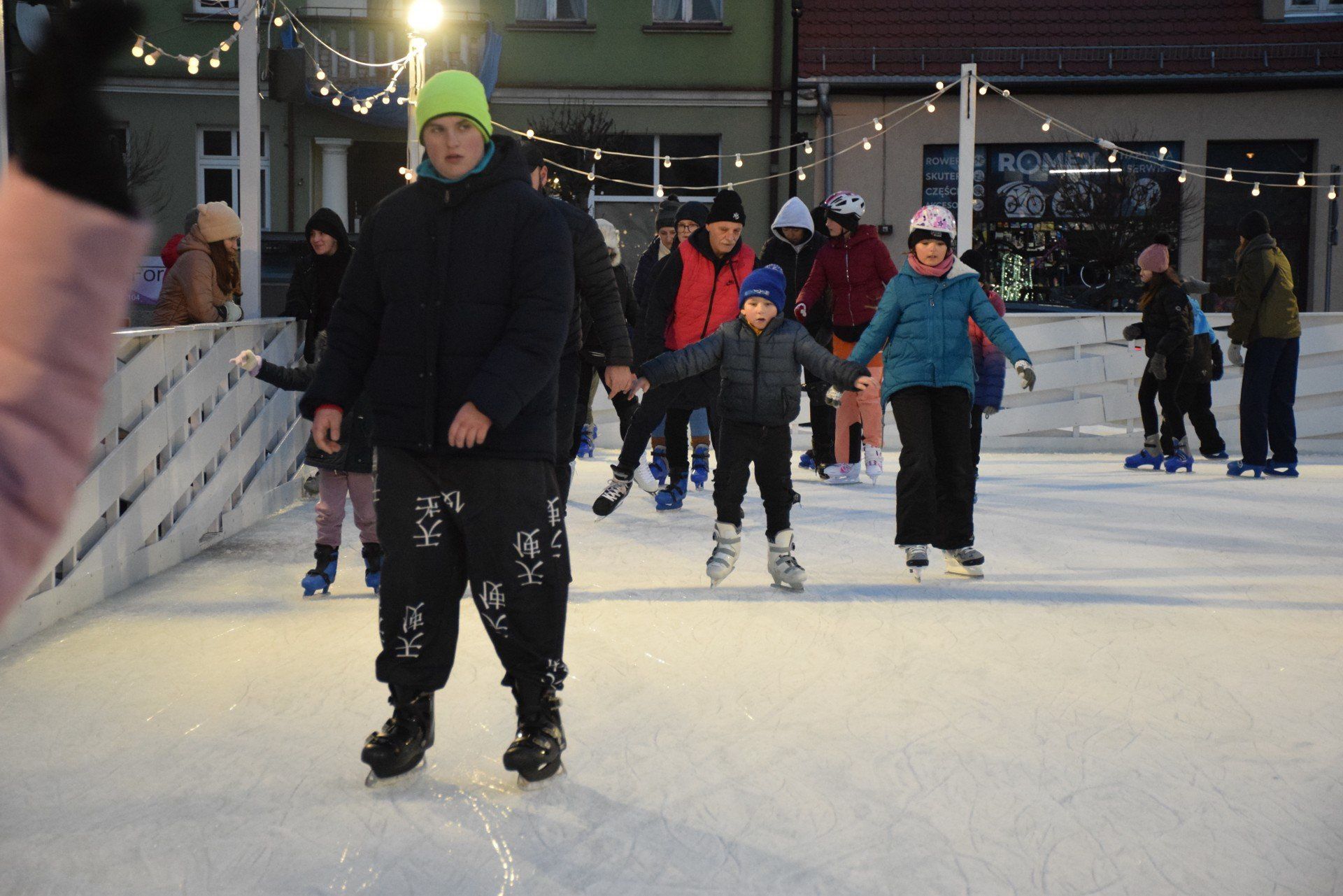 Otwarcie lodowiska w Szamotułach już wkrótce - zobacz archiwalne zdjęcia z ubiegłego roku!