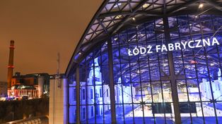 Łódź: Groźna awaria. W nocy zalało strategiczną ulicę. Bez wody zostali okoliczni mieszkańcy. Trwa naprawa wodociągu. Kiedy finisz?
