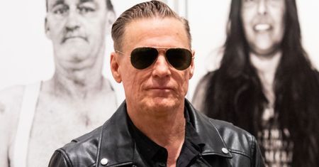 TYLKO NA PUDELKU: Bryan Adams przyleci do Polski TUŻ PRZED WYSTĘPEM na "Sylwestrze z Dwójką"! Wiemy, gdzie spędzi noc