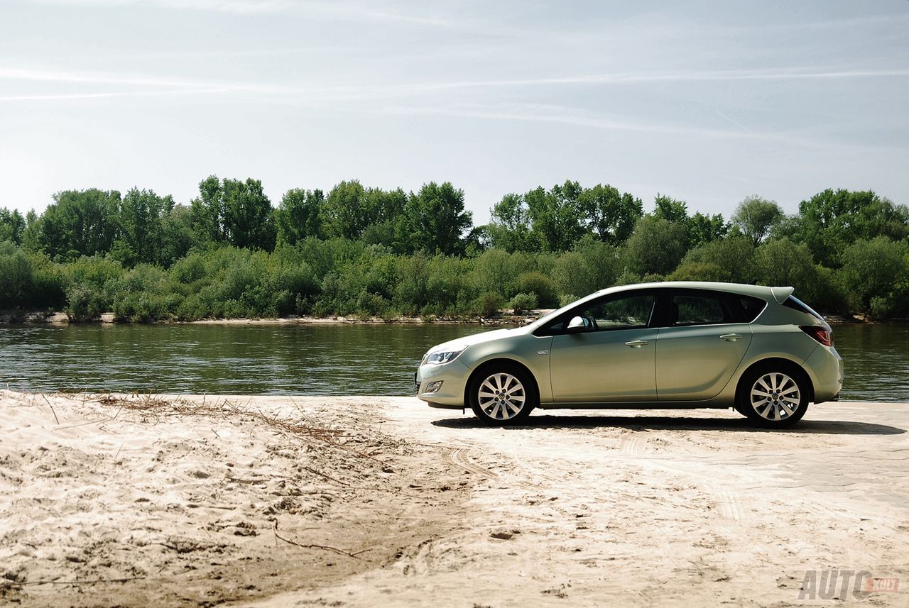 Opel Astra IV