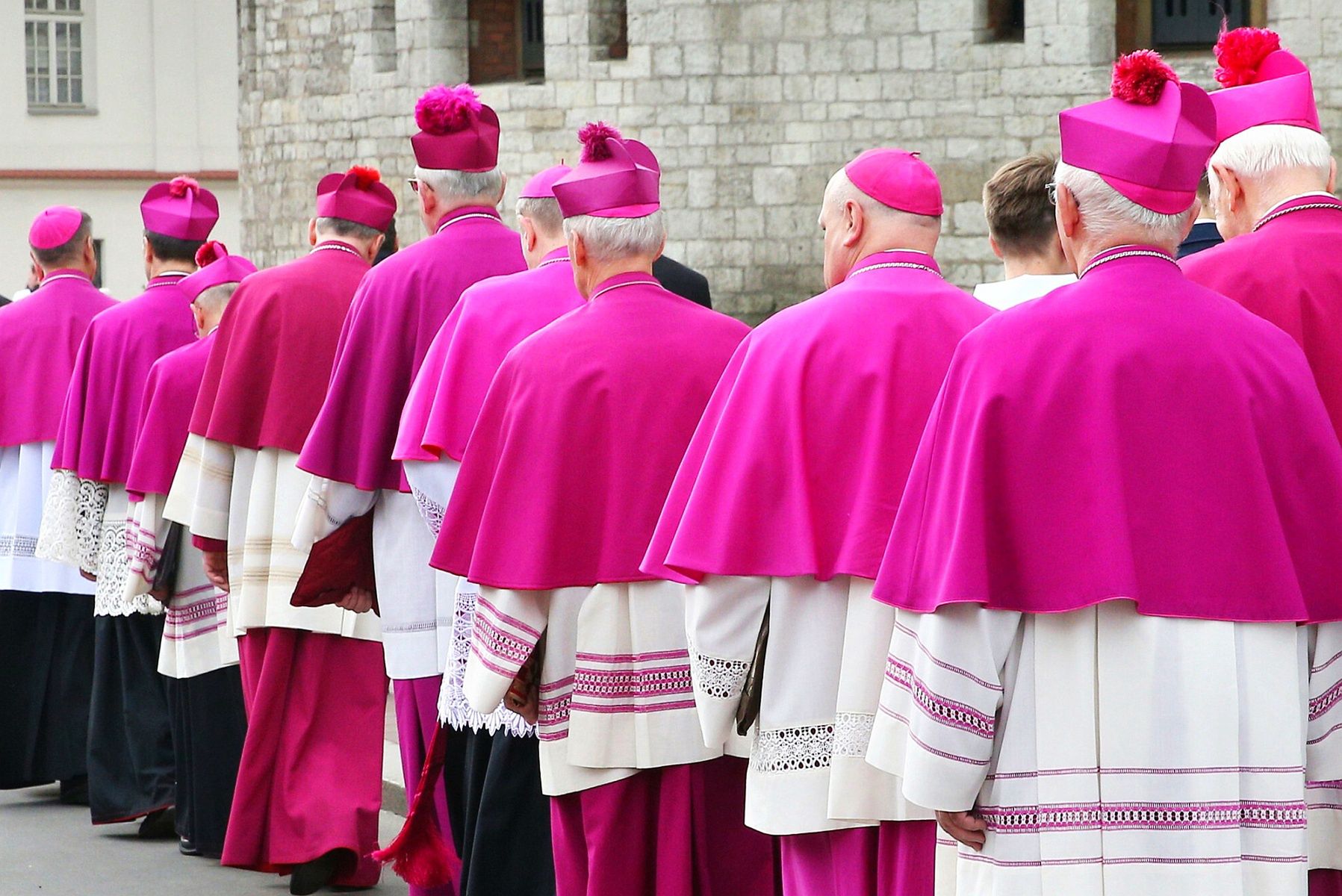 KEP pod pręgierzem Watykanu [OPINIA]