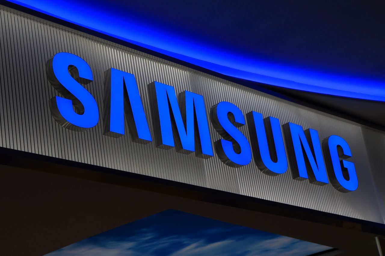 Pierwszy pokaz Samsunga z zaginanym ekranem coraz bliżej (depositphotos)