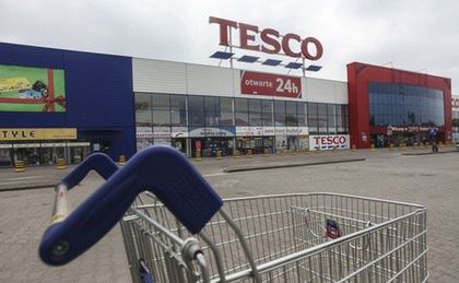 W Tesco kryzys, a jeden z dyrektorów wydał na taksówki fortunę