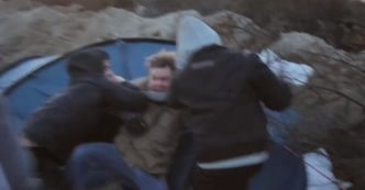 Uzbrojeni uchodźcy zaatakowali fotografa i operatora kamery w obozie w Calais