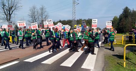 Blokowali drogę walcząc o S-11
