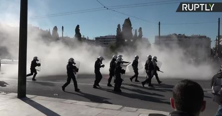 Protesty studentów w Grecji. Sprzeciwiają się obecności policji na uczelniach