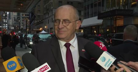 Minister Rau nie rozważa dymisji. O aferze wizowej mówi, że to “kaskada fake newsów”